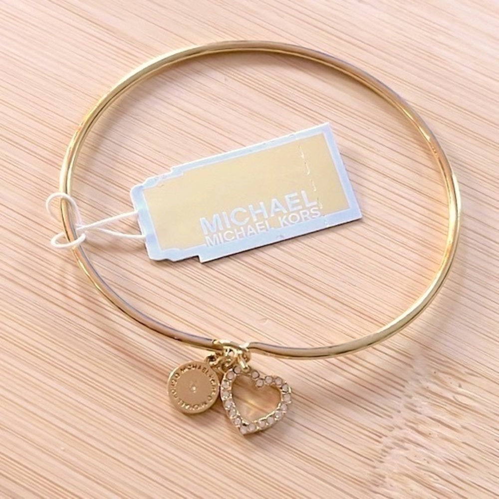Brand New Michael Kors Gold Tone Heart Hook & Eye Clasp Bangle Charm Bracelet